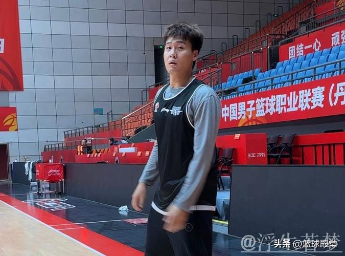 利好!赵睿雷蒙周琦均在常规赛首战复出,但出场时间根据情况所定 利好!赵睿雷蒙周琦均在常规赛首战复出,但出场时间根据情况所定